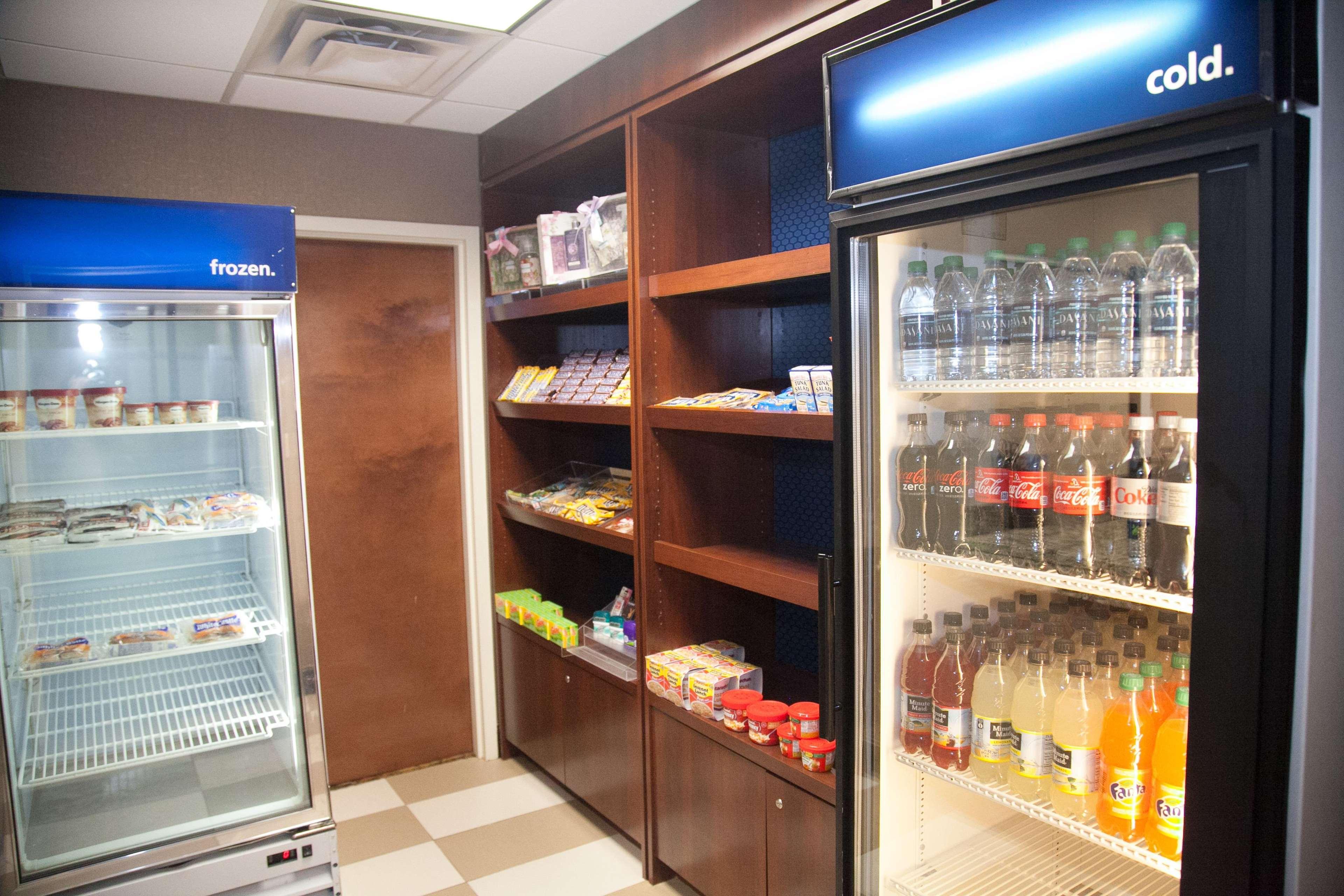 阿尔法利塔迎风汉普顿套房酒店 外观 照片